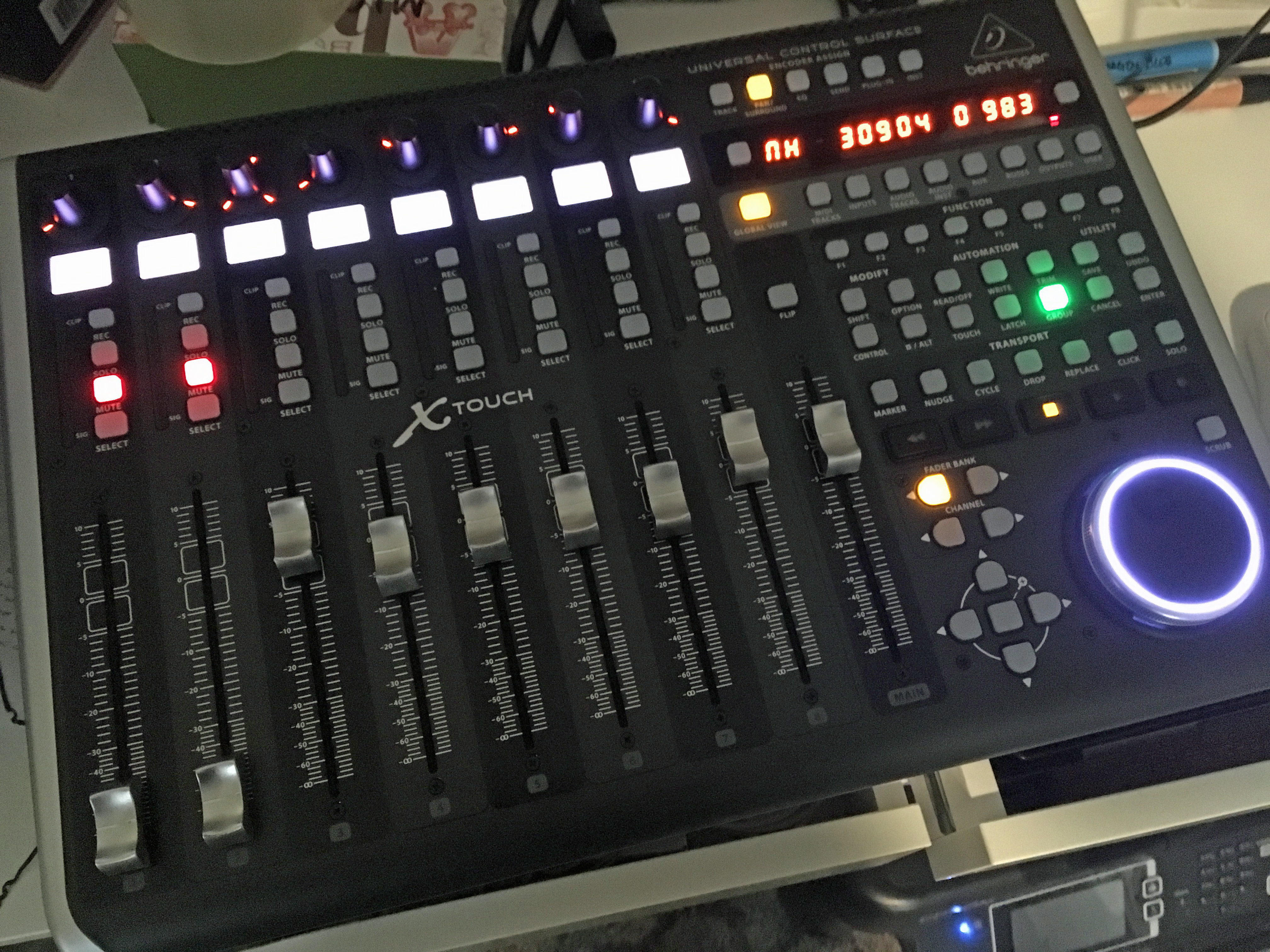 Behringer Xtouch